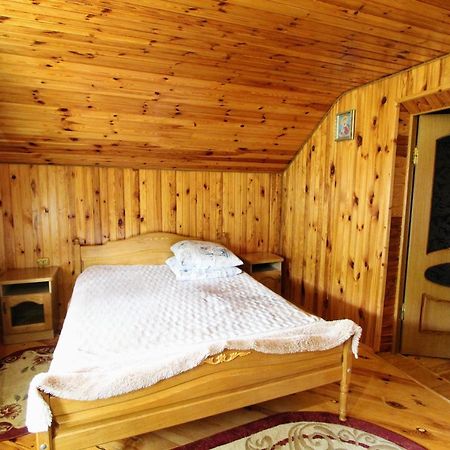 Cottage "Kliverent" Iaremcea Exterior foto