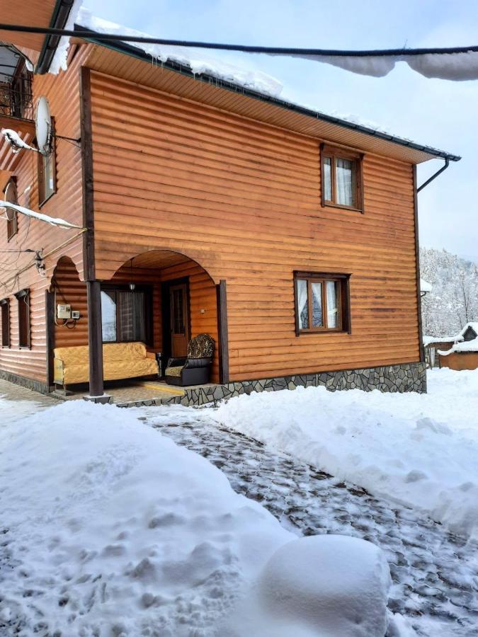 Cottage "Kliverent" Iaremcea Exterior foto