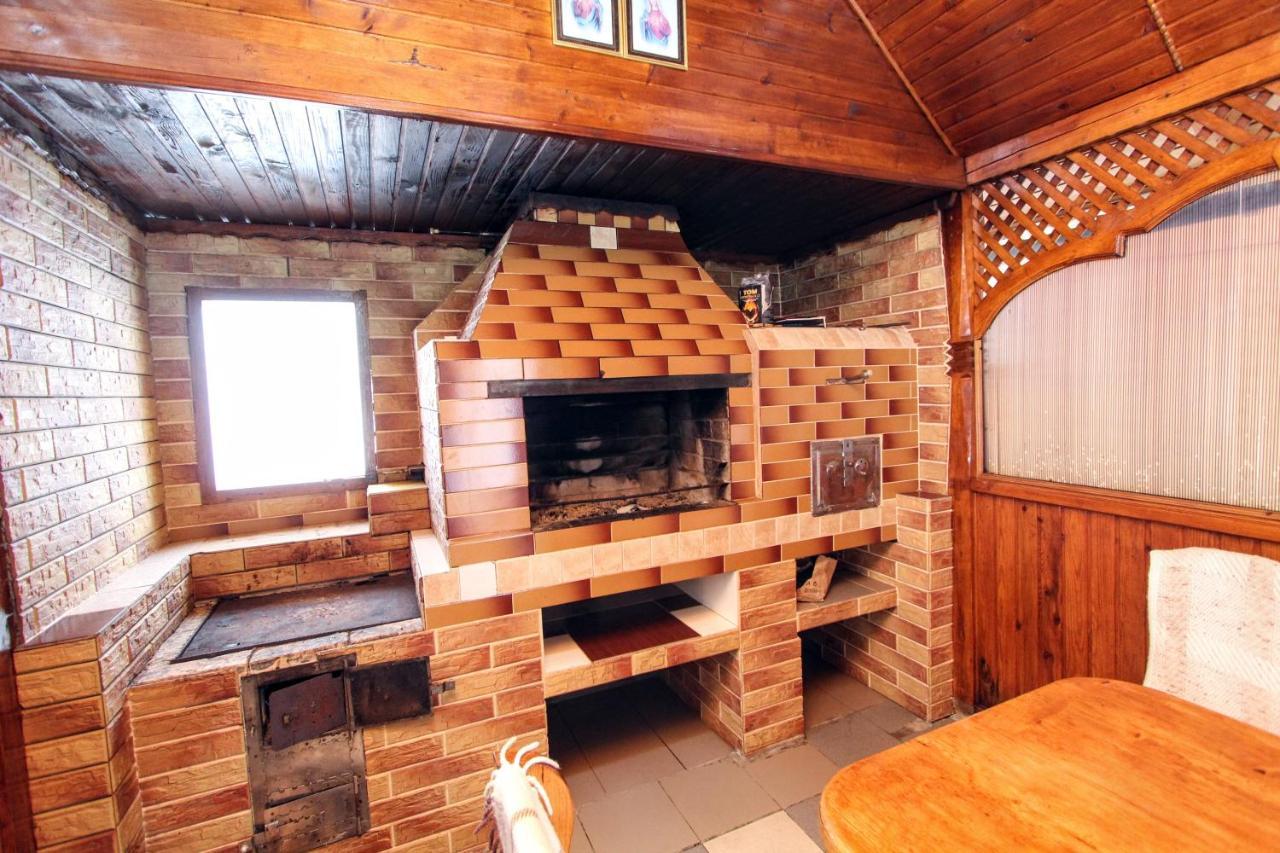 Cottage "Kliverent" Iaremcea Exterior foto