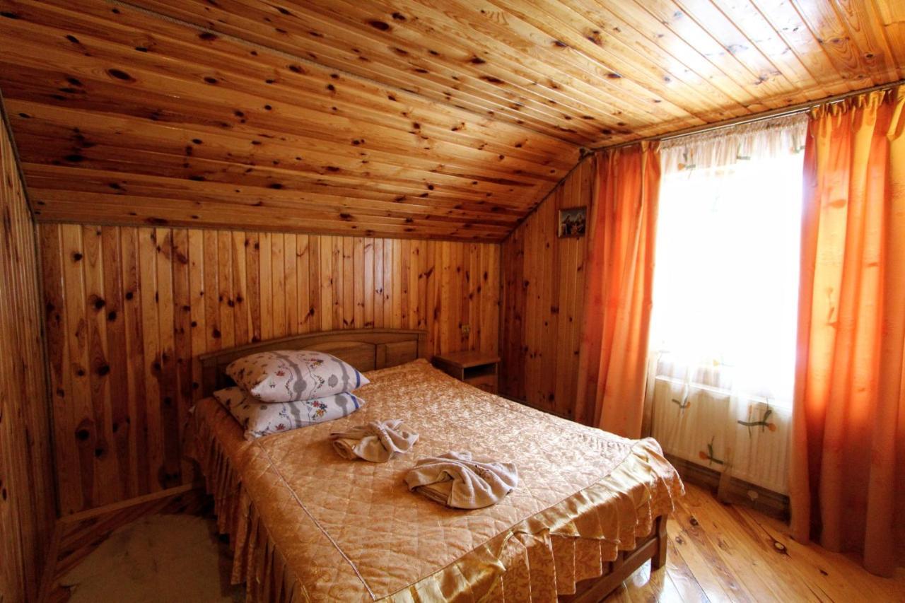 Cottage "Kliverent" Iaremcea Exterior foto