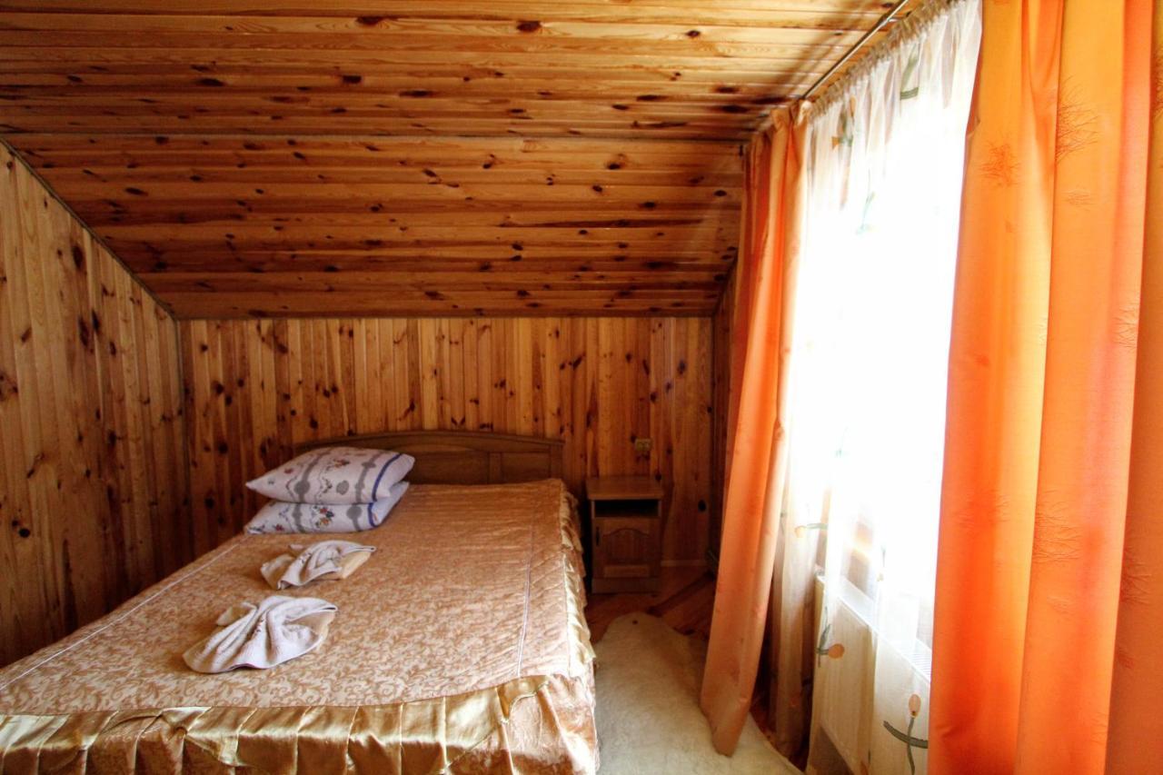 Cottage "Kliverent" Iaremcea Exterior foto