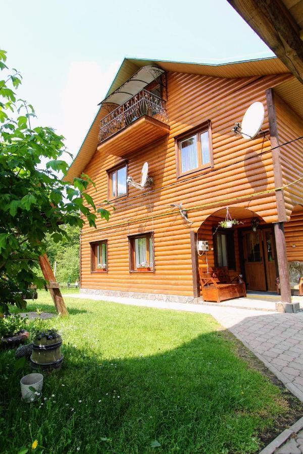 Cottage "Kliverent" Iaremcea Exterior foto