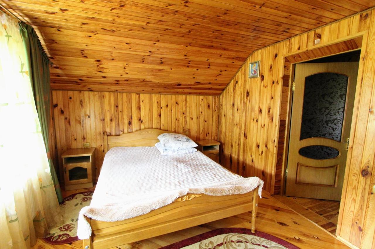 Cottage "Kliverent" Iaremcea Exterior foto