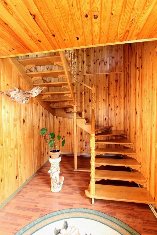 Cottage "Kliverent" Iaremcea Exterior foto